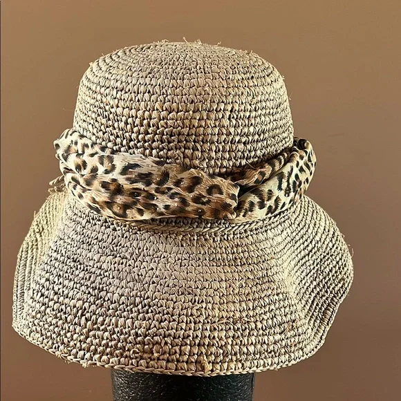Straw Hat with Leopard Band - Picture 6 of 8